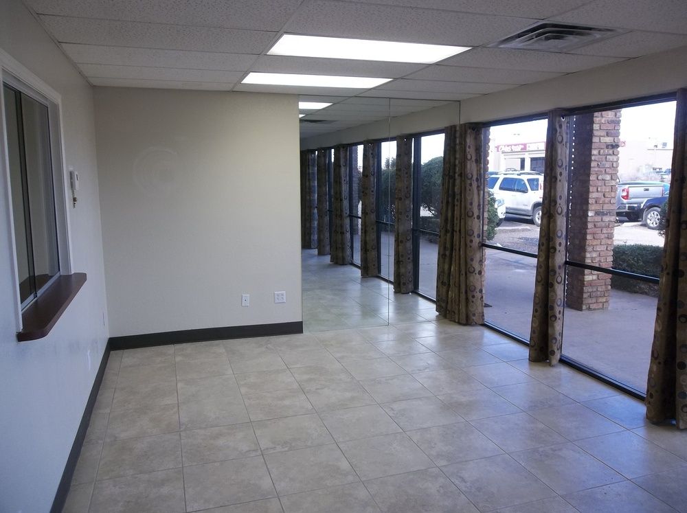 Office Space on 69th & Slide: 5145 69th St, Lubbock, TX 79424